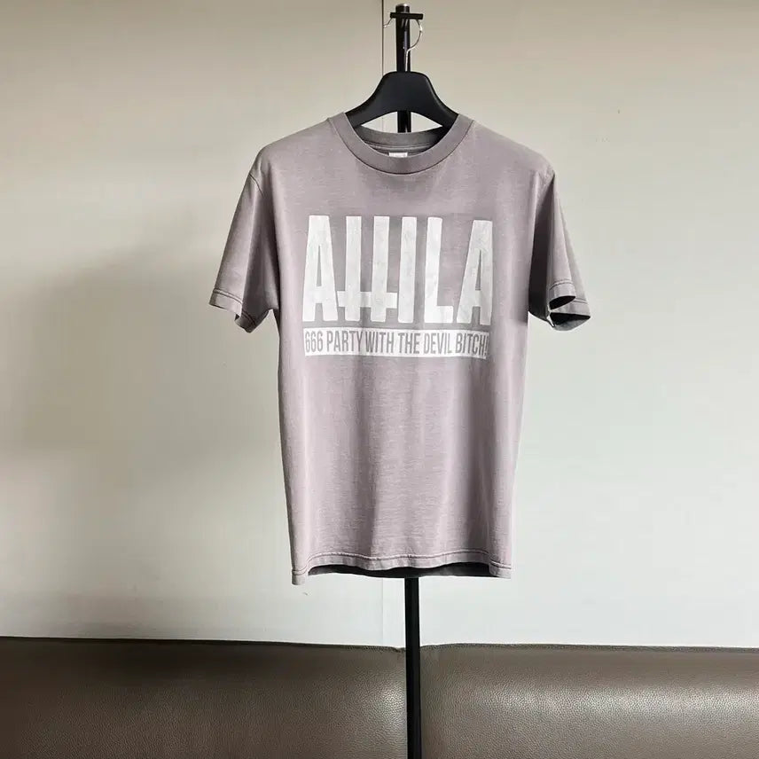 [BUNJANG] Vintage "Bitch" Humour T-Shirt / 빈티지 bitch 유머 반팔 티셔츠