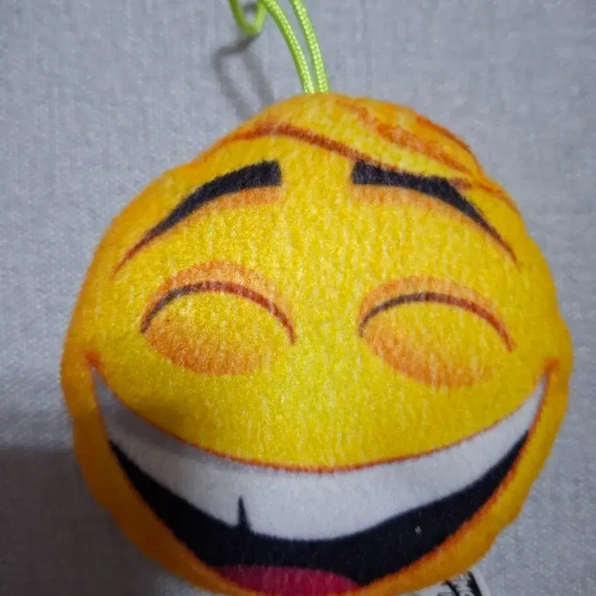[BUNJANG] Smiling Face Doll Keychain Yellow / 웃는 얼굴 인형 키링 옐로우