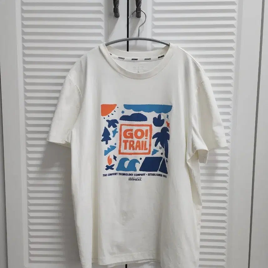 [BUNJANG] Skechers GO! TRAIL Short Sleeve T-Shirt (L) / 스케쳐스 GO! TRAIL 반팔티 L