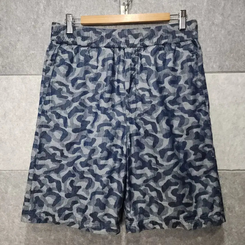 [BUNJANG] Neil Barrett Men's Camouflage Pattern Low-Rise Shorts (Size 46) / 닐 바렛 남성 카모패턴 로우라이즈 반바지 (사이즈 46)