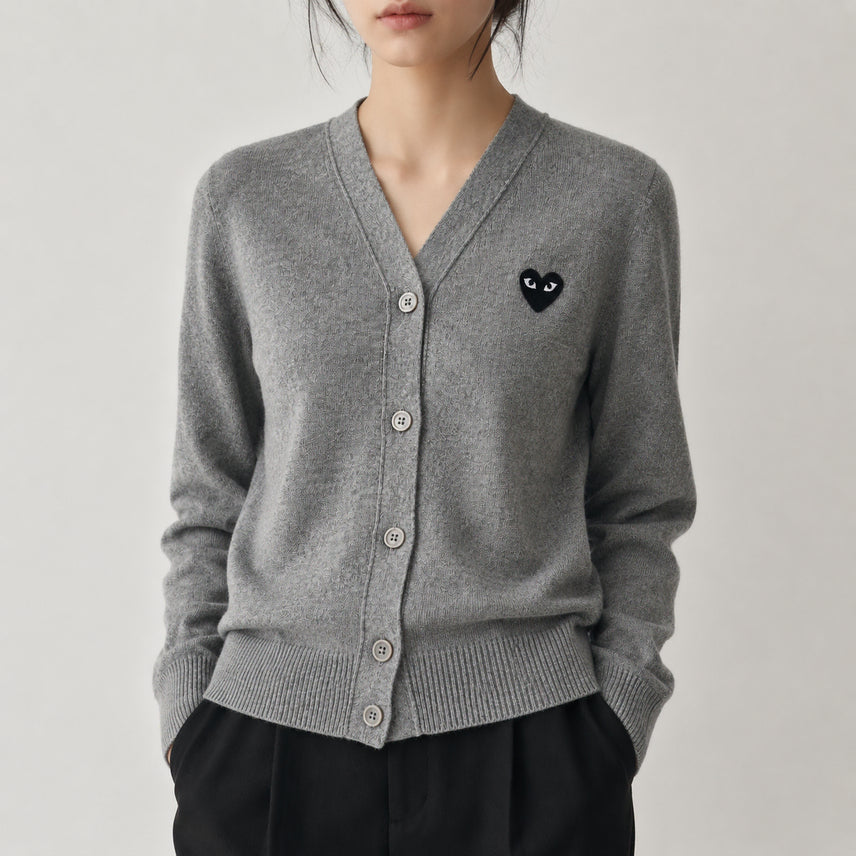 [BUNJANG] Comme des Garçons PLAY Black Heart Wool Cardigan Grey (Women's 55) / 플레이 꼼데가르송 블랙하트 울 가디건 그레이 (여성 55)