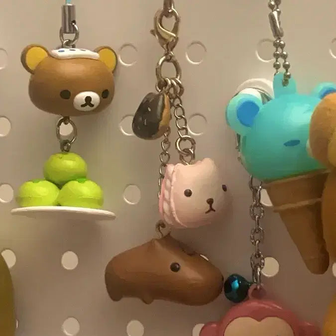 [BUNJANG] Classic Capybara Dessert Keyring Strap / 고전 카피바라상 디저트 키링 스트랩