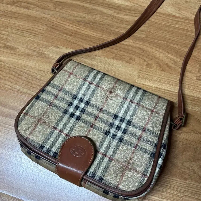 [BUNJANG] Burberry Vintage Check Crossbody Bag / 버버리 빈티지 크로스백