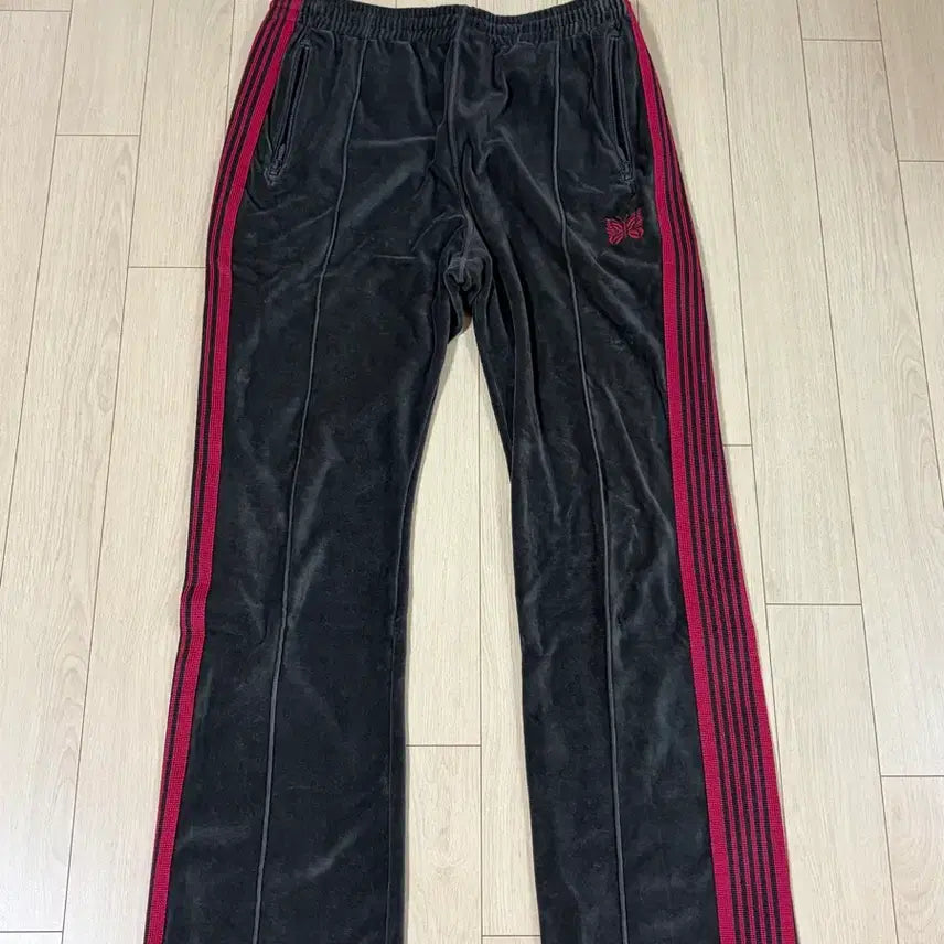 [BUNJANG] Needles Velvet Narrow Fit Track Pants M / 니들스 벨벳 트랙팬츠 네로우핏 M