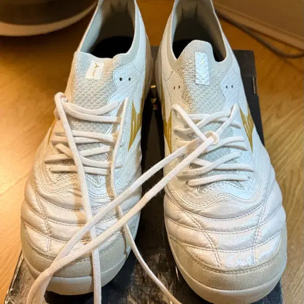 [BUNJANG] Mizuno Morelia Sala Beta TF 275 Soccer Cleats / 미즈노 모렐리아 살라 베타 TF 275