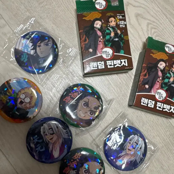 [BUNJANG] Demon Slayer: Kimetsu no Yaiba Goods Pin Badges, Figures, Keyrings / 귀칼 굿즈 정리 핀뱃지 피규어 키링 등