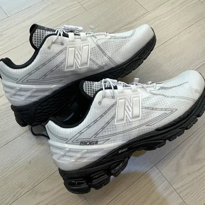 [BUNJANG] New Balance 1906R White Black / 뉴발란스 1906R 화이트 블랙