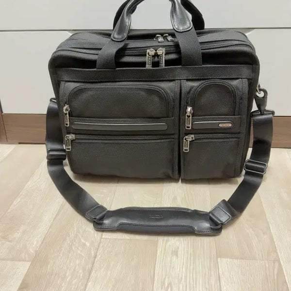 [BUNJANG] TUMI 26141D4 Alpha Series Expandable Ballistic Nylon Business Briefcase / TUMI 정품 비즈니스 브리프케이스 판매합니다.