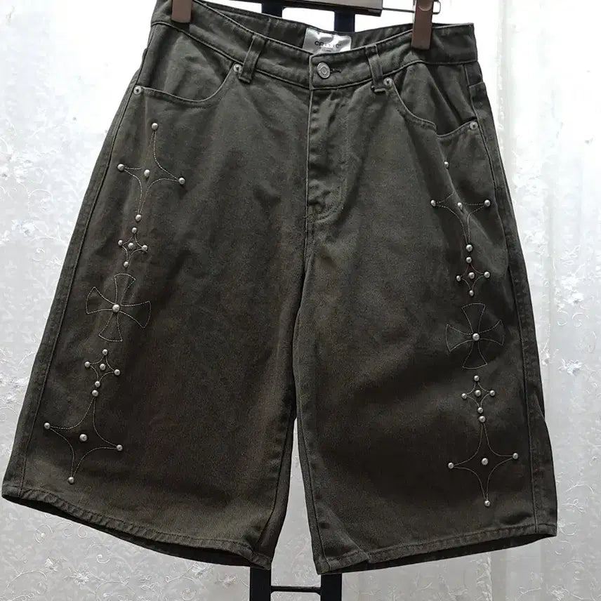 [BUNJANG] Cross Stud Wide Leg Shorts Size 27 / 예쁜 와이드형  반바지  27