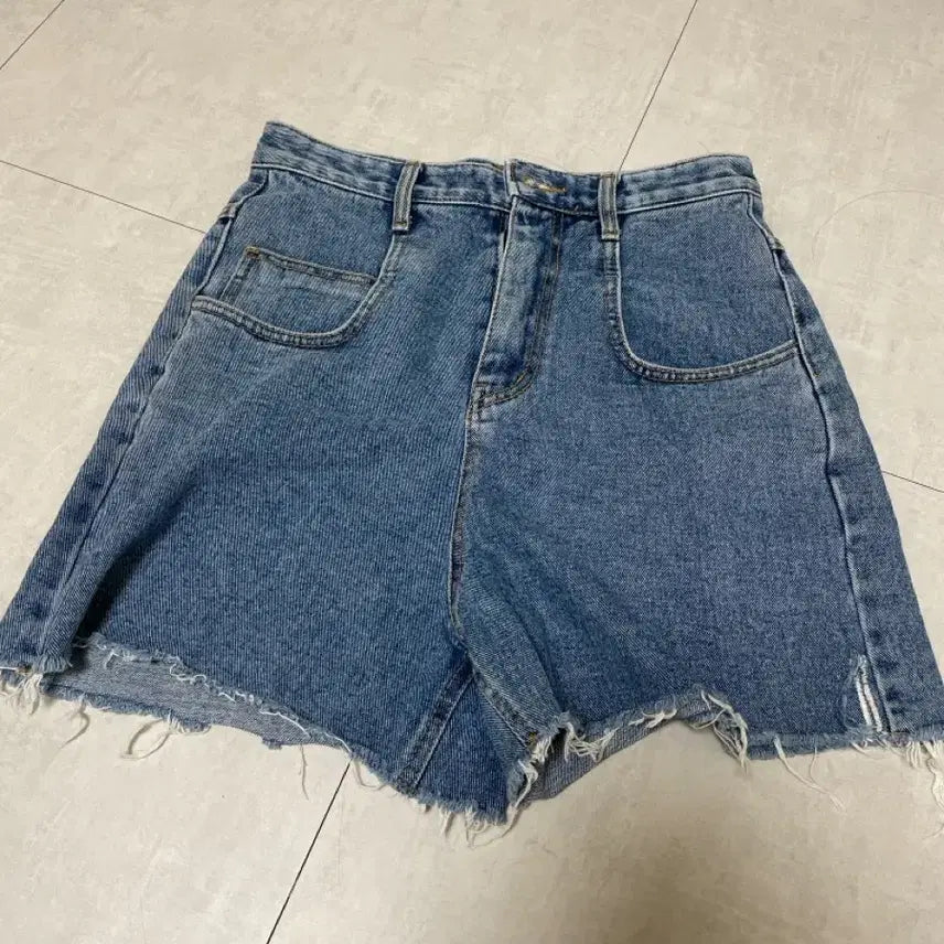 [BUNJANG] Women's Denim Cut-off Roll-up Shorts / 청바지 숏팬츠 여성 데님 컷팅 롤업