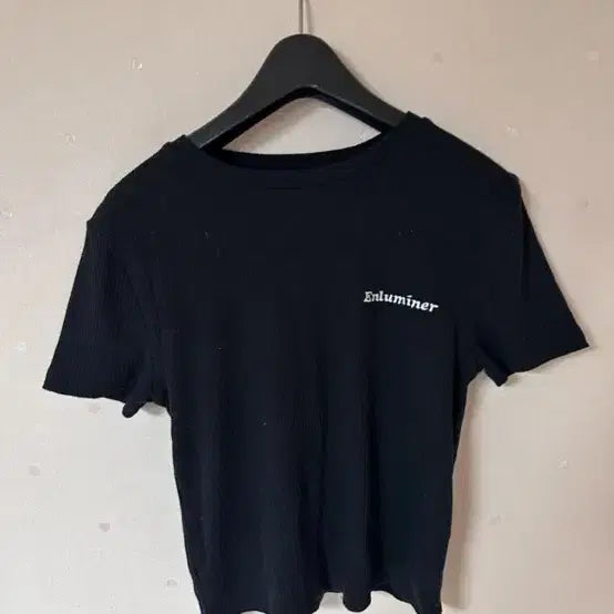 [BUNJANG] Black Ribbed Cropped Short Sleeve T-Shirt with Logo Embroidery / 크롭 블랙 골지 반팔티