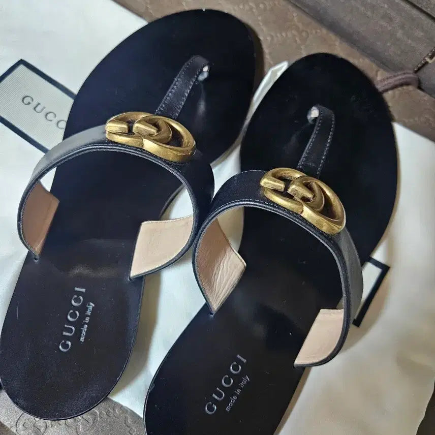 [BUNJANG] Gucci Marmont T-Strap Flip-Flop Sandals / 구찌 마몬트 T스트랩 쪼리 샌들