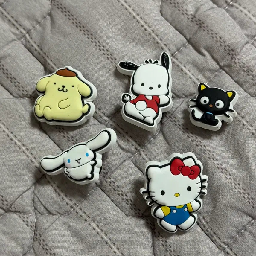 [BUNJANG] Sanrio Characters Jibbitz 5-Piece Set / 산리오 캐릭터 지비츠 5종 세트 (정품)