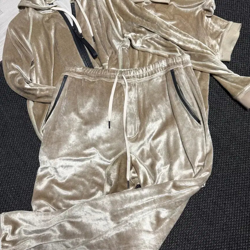 [BUNJANG] Tom Ford Champagne Gold Velour Training Pants Size 52 / 톰포드 샴페인골드 베이지 벨루어 트레이닝 팬츠 52