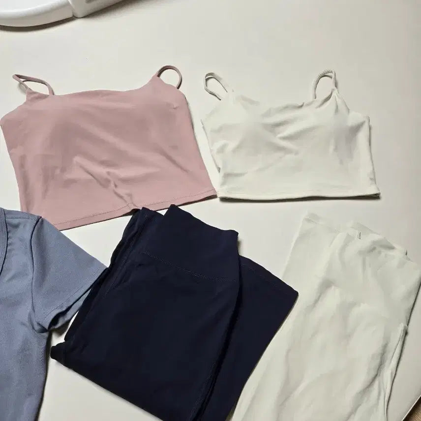 [BUNJANG] Muscle & Beauty Hip-Up Leggings and Sports Bra Top Set / 17만원어치 일괄 머슬앤뷰티 힙업 레깅스 헬스 힙중독 스포츠 브라탑 필라테스 요가 비나앤코