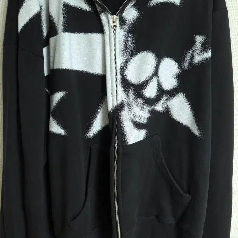 [BUNJANG] Nice Ghost Club Skull Zip-Up Hoodie L / 나이스고스트클럽 스프레이 스컬 후드집업 L