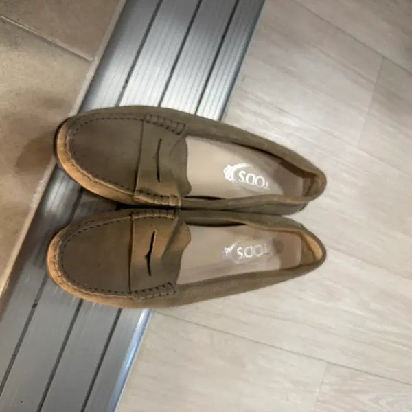 [BUNJANG] Tod's Suede Driving Shoes - Khaki / 토즈 드라이빙슈즈 스웨이드 카키