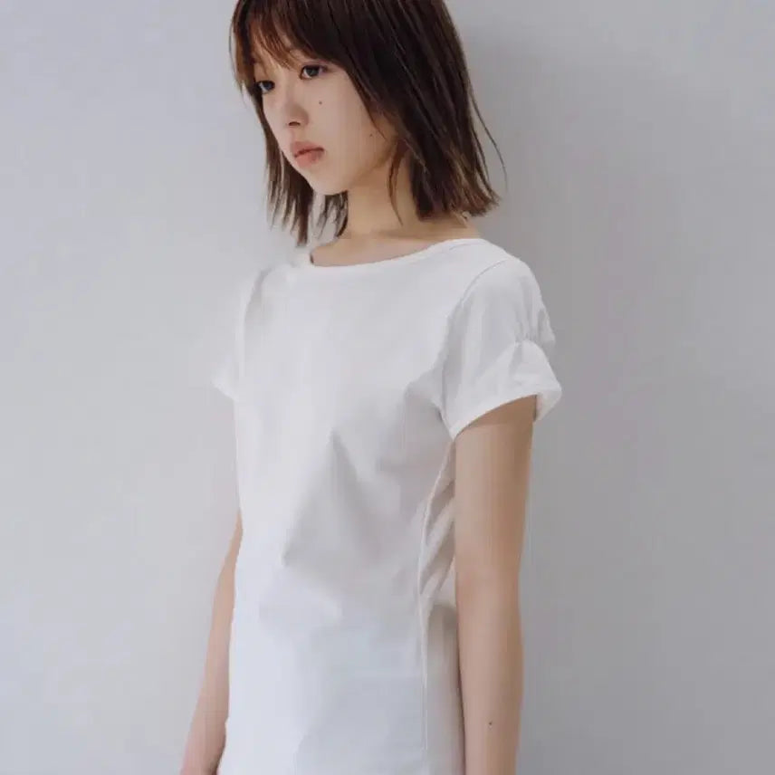 [BUNJANG] Ohesio White Back Button Shirring T-shirt / 오헤시오 백버튼 셔링 티셔츠 화이트