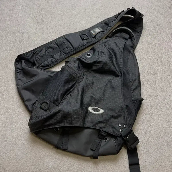 [BUNJANG] Oakley Sling Bag - Black / 오클리 슬링백 -블랙
