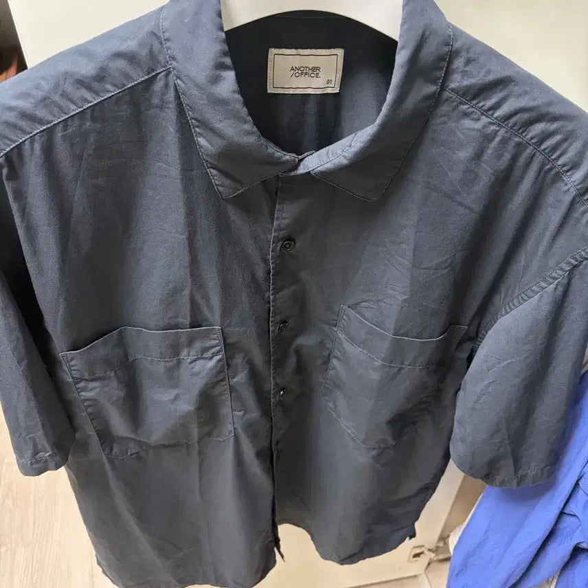 [BUNJANG] Another Office Writer Short Sleeve Shirt / 어나더오피스 라이터 반팔 셔츠 writer shirt 수미 1