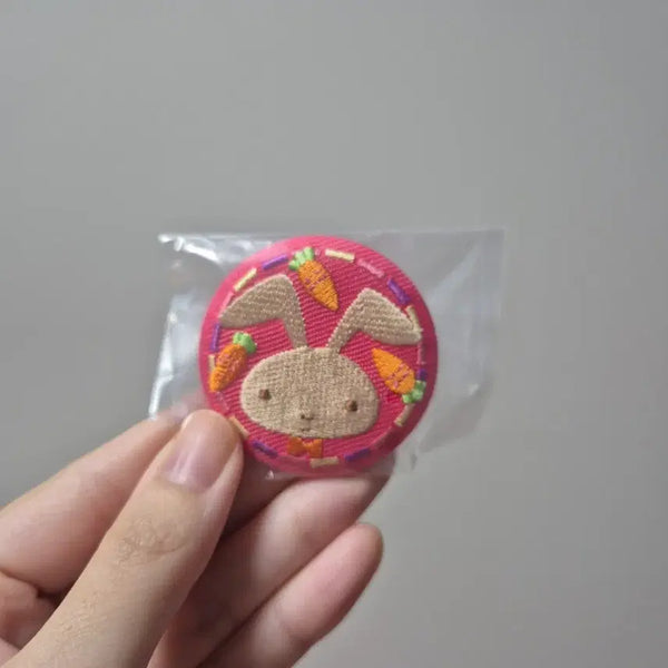 [BUNJANG] Bandai Crayon Shin-chan Embroidered Can Badge - Rabbit / 반다이 BANDAI 짱구는 못말려 자수 캔 뱃지_토끼