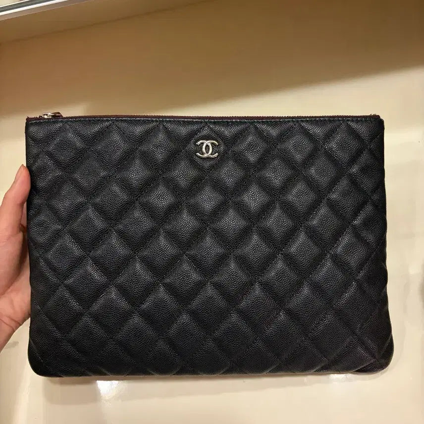 [BUNJANG] Chanel Classic Clutch Caviar Silver Hardware / 샤넬 클래식 클러치 캐비어 은장