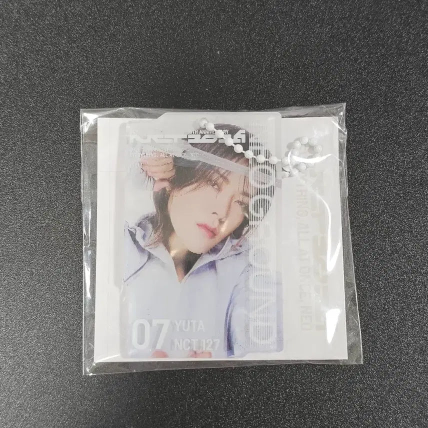 [BUNJANG] NCT 127 Yuta 10th Anniversary Neo Ground Lenticular Keyring / 미개봉 원가이하)NCT127 엔시티127 유타 렌티큘러 키링 10주년 네오그라운드