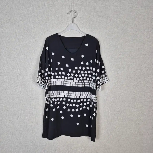 [BUNJANG] Cube Pattern Short Sleeve Blouse / (#66,77추천)큐브 패턴 반팔 블라우스