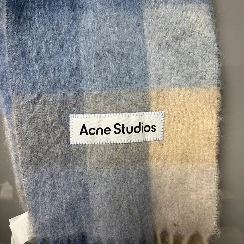 [BUNJANG] Acne Studios Mohair Scarf Pastel Blue / 아크네스튜디오 모헤어 머플러 파스텔블루
