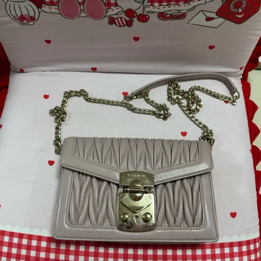 [BUNJANG] Miu Miu Matelassé Shoulder Bag Pink / 미우미우 가방 핑크 마테라쎄