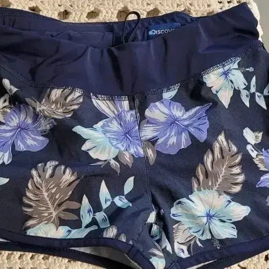 [BUNJANG] Discovery Women's Rash Guard Hot Pants (Size S) / 디스커버리 여성 래쉬가드 핫팬츠 s