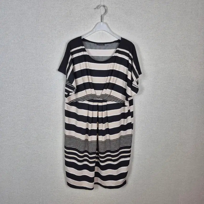 [BUNJANG] B&H Black Beige Stripe Pintuck Dress LL / (#66,77추천/LL)블랙베이지 단가라 핀턱 원피스