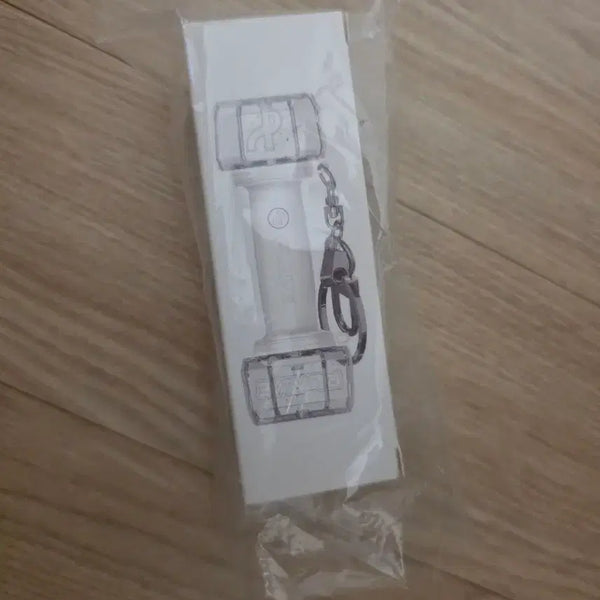 [BUNJANG] PLAVE Official Lightstick Keyring / 플레이브 응원봉 키링 아뵹 키링