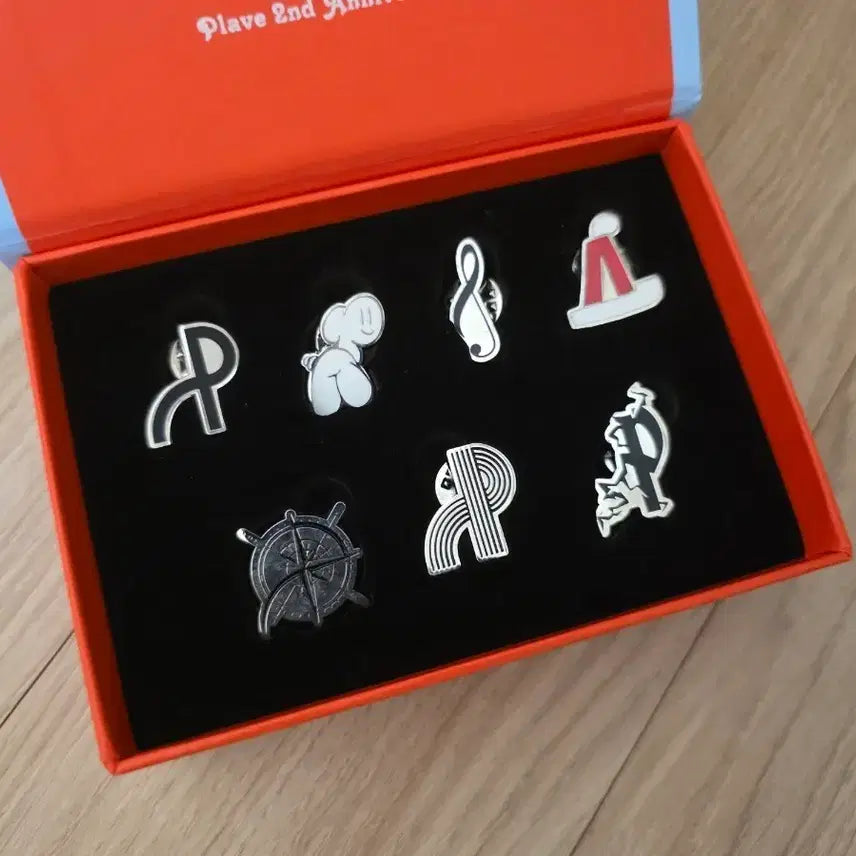 [BUNJANG] Play Live 2nd Anniversary Badge Set / 해피 플레이브데이 뱃지 세트 플레이브 2주년 뱃지