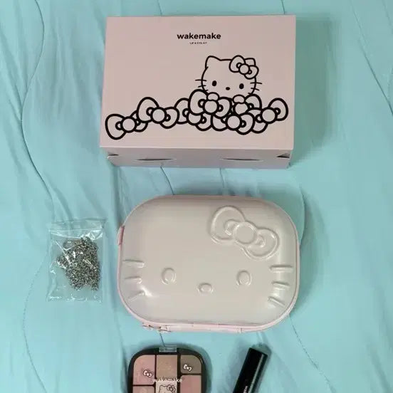 [BUNJANG] WakeMake Hello Kitty Lip & Eye Kit Pink Set / 웨이크메이크 헬로키티 립앤아이 키트 핑크 세트