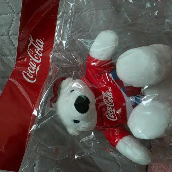 [BUNJANG] Coca-Cola Polar Bear Keychain (KOR) / 코카콜라 폴라베어 키링 (KOR)