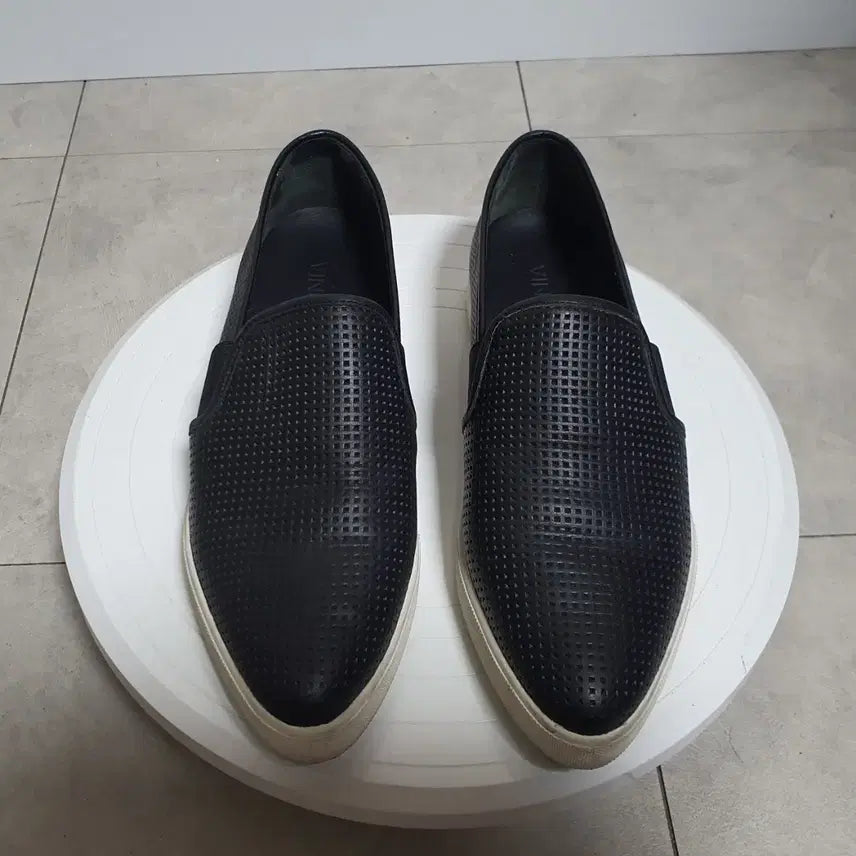 [BUNJANG] Vince Blair Slip-On Sneakers / 빈스 Vince 블레어 슬립온 스니커즈 230mm