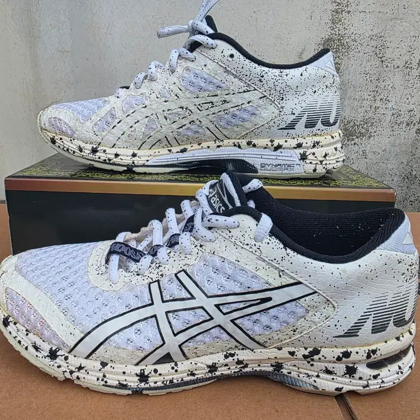 [BUNJANG] Asics Gel-Nosa Tri 11 White/Black Running Shoes (235mm) / 아식스 젤 누사 트라이 11 화이트/블랙 235mm
