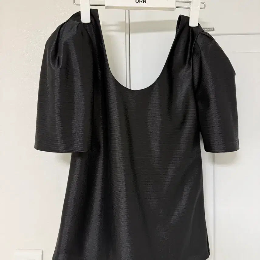 [BUNJANG] Dragon Blues Satin Blouse Black / 드래곤블루스 새틴 블라우스 블랙