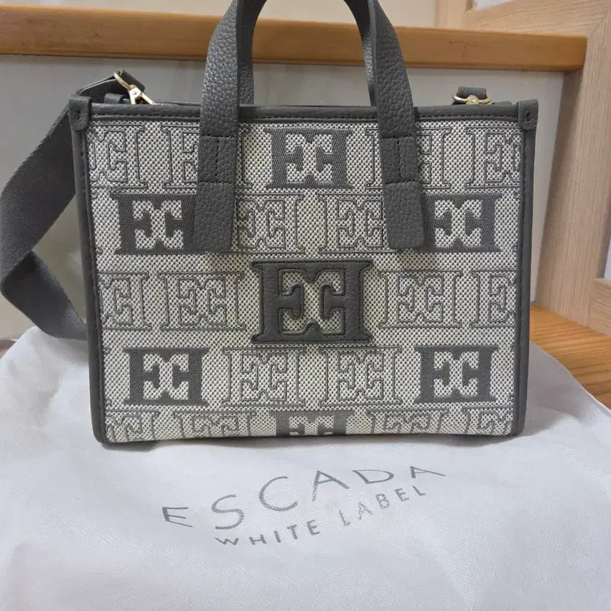 [BUNJANG] Escada Jacquard Tote Shoulder Bag Grey / 에스까다 자카드 토트백 숄더백 그레이