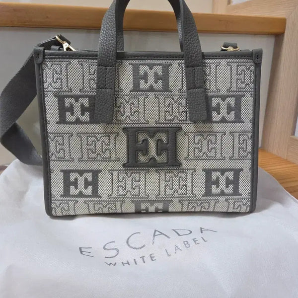 [BUNJANG] Escada Jacquard Tote Shoulder Bag Grey / 에스까다 자카드 토트백 숄더백 그레이