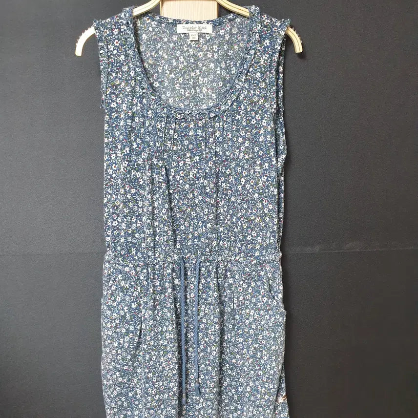 [BUNJANG] Thursday Island Floral Sleeveless Dress Blue S / 진짜만원 써스데이아일랜드 잔꽃무늬 민소매원피스 55 블루 S