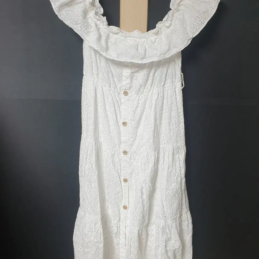 [BUNJANG] Zara Off-Shoulder Punch Lace Long Dress Ivory L / 진짜만원 자라 오프숄더 펀칭레이스 롱원피스 77 아이보리 L