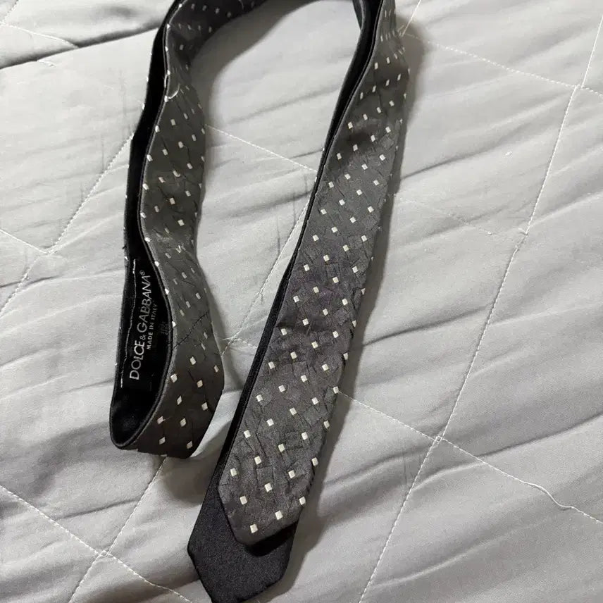 [BUNJANG] Dolce & Gabbana Polka Dot Silk Necktie / 돌체앤가바나 도트 패턴 넥타이
