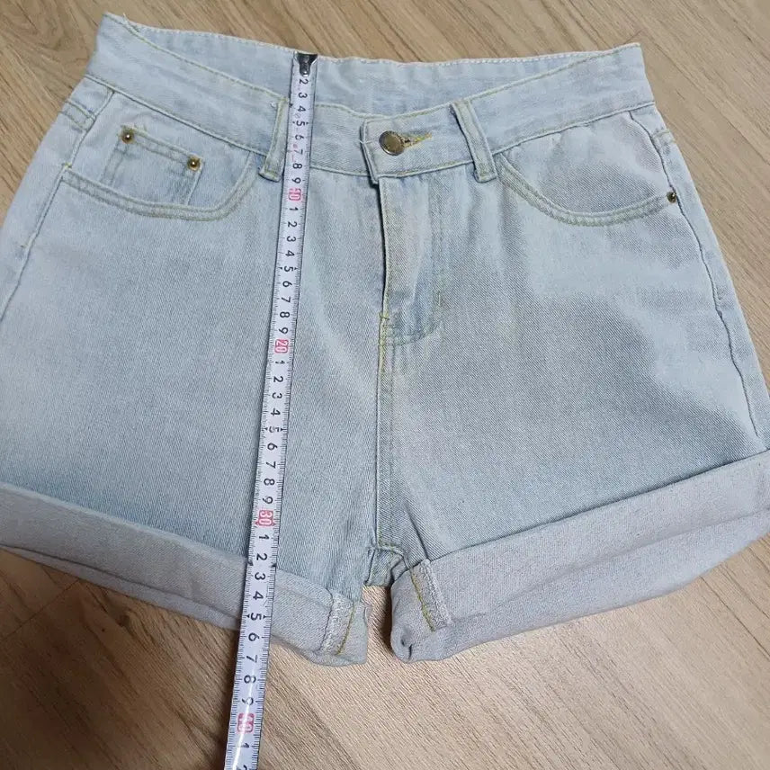[BUNJANG] Light Wash Denim Rolled Hem Shorts / 연청 롤업 데님 반바지
