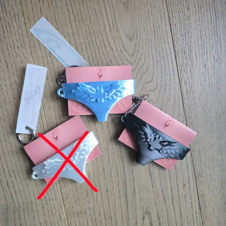 [BUNJANG] OiiBoyo Angelic Panties Keychain / 오이보이오 팬티 키링