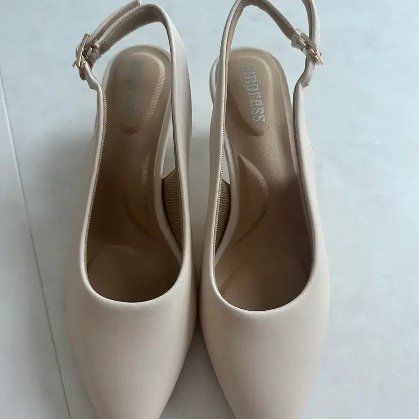 [BUNJANG] Beige Slingback Heels - Size 235 / 베이지 슬링백 235(새상품)235