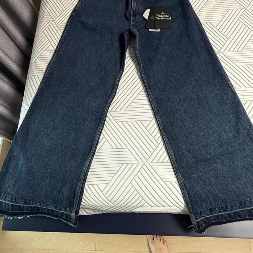 [BUNJANG] Vivienne Westwood Wide Denim Jeans / 비비안웨스트우드 청바지 와이드 데님