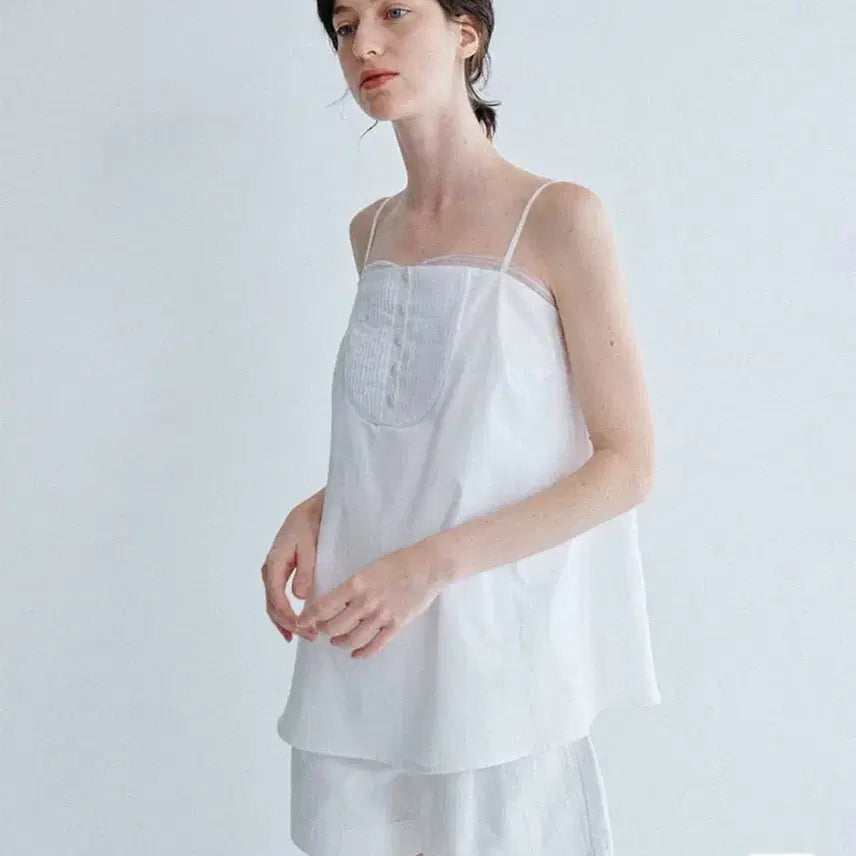 [BUNJANG] Nyhavn Clara Tucking Sleeveless Blouse / [수지 착용] nyhavn 니하운 슬리브리스 블라우스