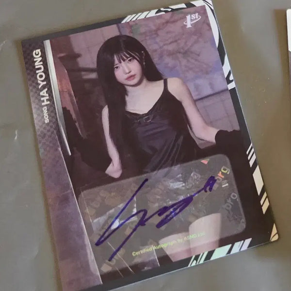 [BUNJANG] Fromis_9 Song Hayoung Autographed Photocard / 테레카 프로미스나인 송하영 싸인 카드